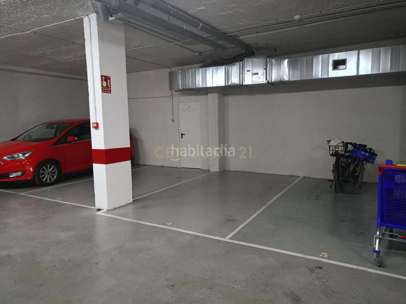 Foto 4b6fcf51-349f-45b3-bfff-6fc19712d8e4. Parking coche en Centro Ciudad Paterna