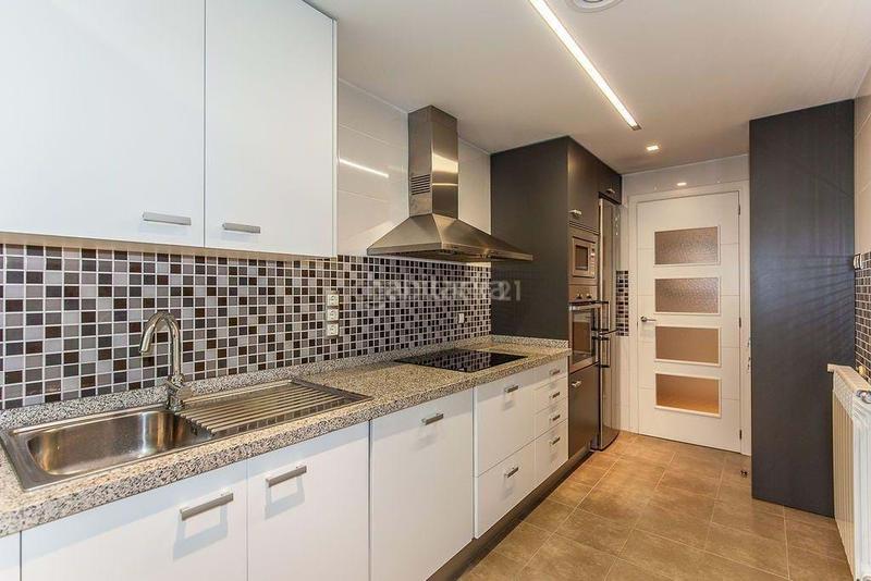 Foto 20040b92-bb9a-46b6-b3ff-19531b61a036. Affitto appartamento in carrer valència in La Constitución-Canaleta Mislata