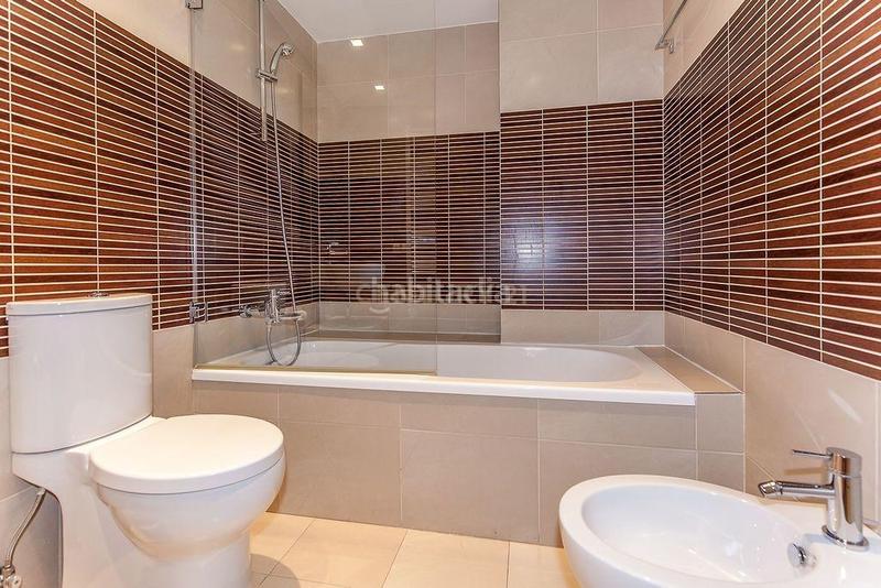 Foto 49ad0e68-c825-46ef-a54c-5ecca3c35eff. Alquiler piso en carrer valència en La Constitución-Canaleta Mislata