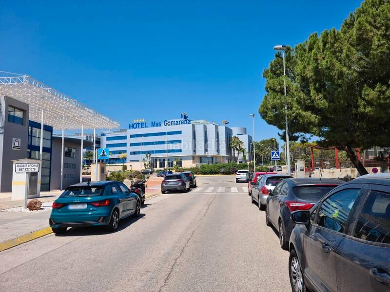 Foto cfb57fd0-149f-4e68-8de9-672fb860cb2d. Car parking in nicolas copernico in Parc Tecnològic Paterna