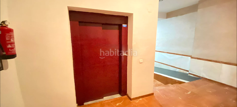 Foto 8469440b-a520-45c0-ad08-ff690e939d1d. Aparcament cotxe a barcelona a Moncada