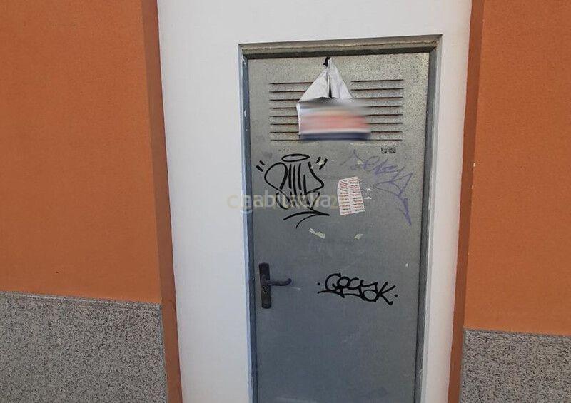 Foto 596754ab-56d1-46a0-9ce1-d1aa286cb10e. Local commercial dans joan fuster 1 dans Carcaixent