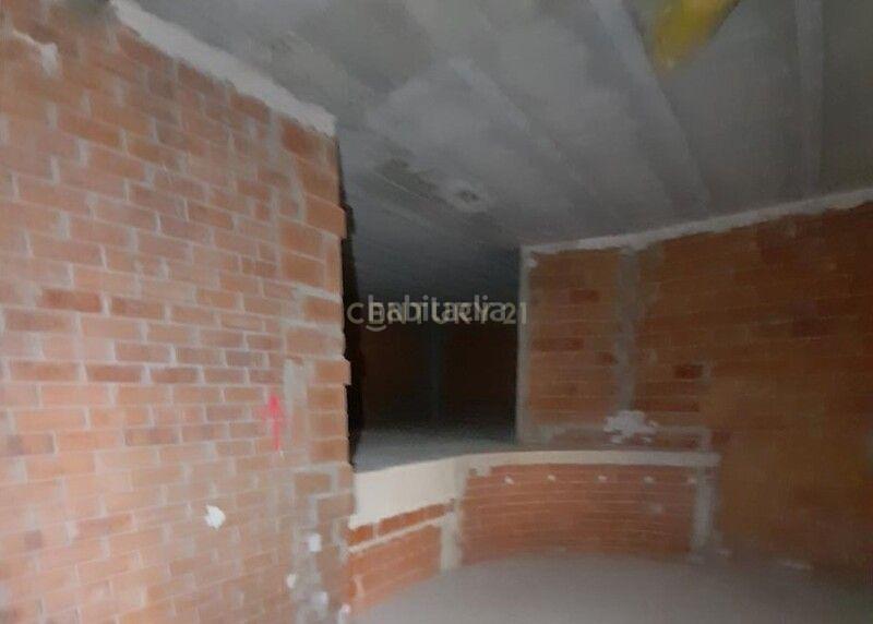 Foto c3333662-c237-4238-b41f-cb1c8383bb5c. Local commercial dans joan fuster 1 dans Carcaixent