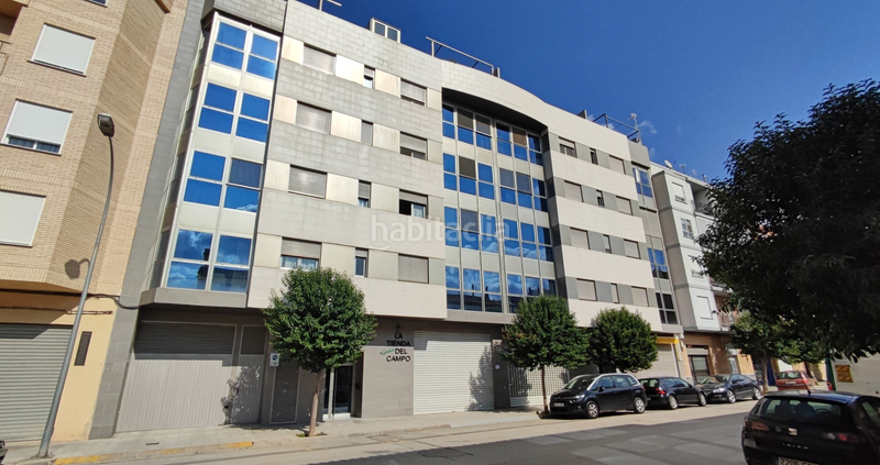 Foto 4b5bbf16-e2d4-4654-a077-4822be3cb62b. Parking voiture dans valencia dans Requena