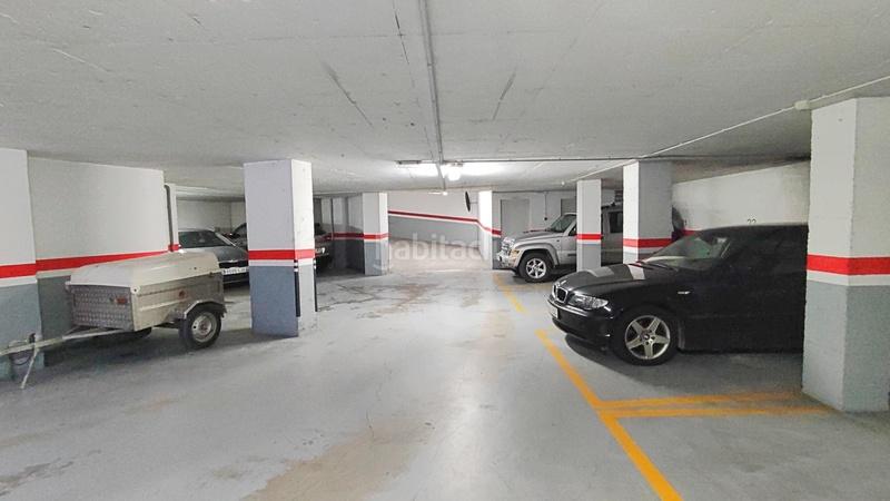 Foto e6a69956-0826-45f2-8a02-a4e51758cf3d. Parking voiture dans valencia dans Requena