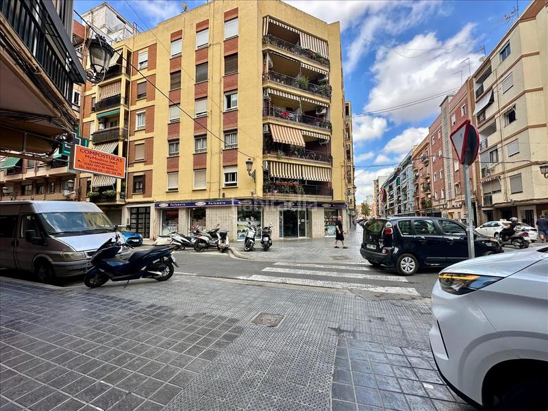 Foto f6a09e2d-4f7e-4e1a-a70f-ffdca9b6a559. Geschäftsraum in jeronima gales impressora in L´Hort de Senabre Valencia