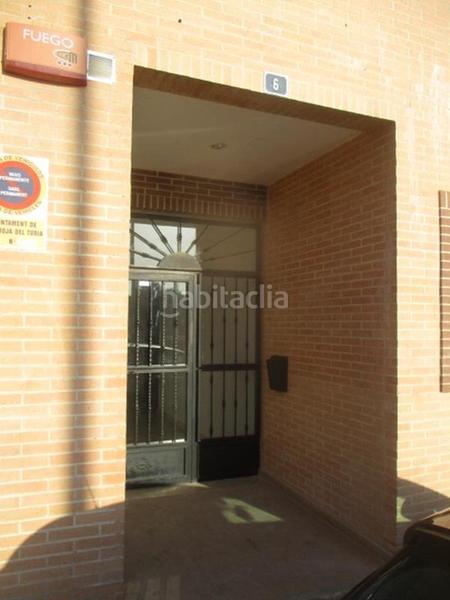 Foto f6804b86-3a70-4ad5-a54c-eb7d69a14a88. Autoparkplatz in ceràmiques riba-roja in Riba - roja de Túria