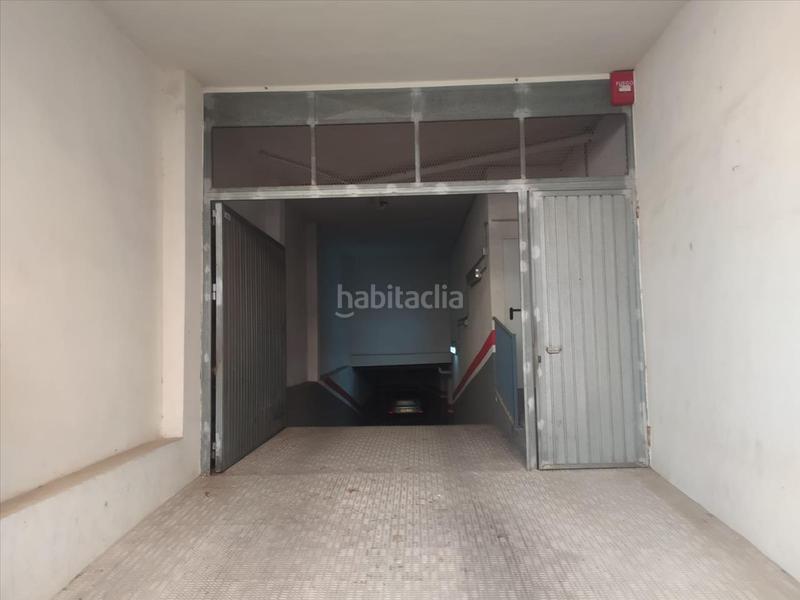 Foto aa23ba85-61dc-4fe9-a42e-9bd4a9aed33c. Autoparkplatz in parroco berenguer in Real de Gandía