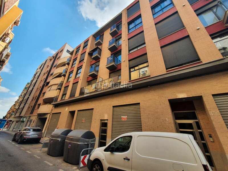 Foto f826d22f-85e8-4e3c-ad47-7238d1ba40a3. Local comercial a antonio molle a La Constitución-Canaleta Mislata