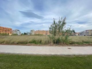 Terreny residencial  Canal, del, s/n y la avenida de la diputación s/n. Venta de terreno urbano residencial 2da linea de playa tavernes