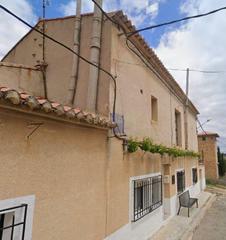 Casa  Huertos cojos 15. Casa en requena  alquilada, oportunidad para inversores