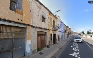Casa a Av carcaixent, 15. Venta de casa adosada en avenida av carcaixent nº 15 alzira vale
