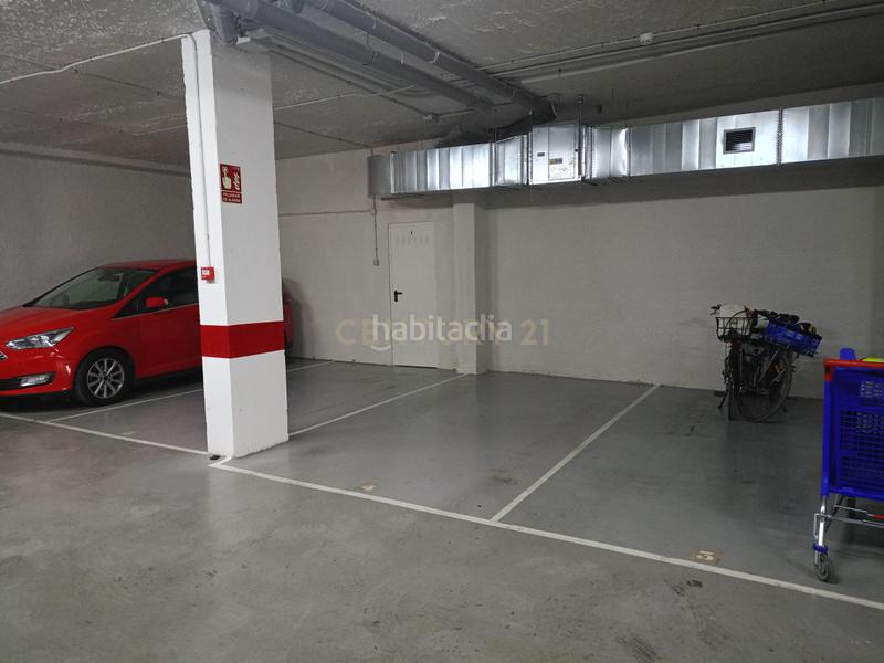 Foto a4a81eac-2a31-4feb-899a-409c12df0628. Autoparkplatz in carrer d'ernest ferrando in Centro Ciudad Paterna