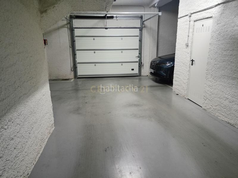Foto b3eb879e-5e23-41e7-afa4-ad324403dd53. Autoparkplatz in carrer d'ernest ferrando in Centro Ciudad Paterna