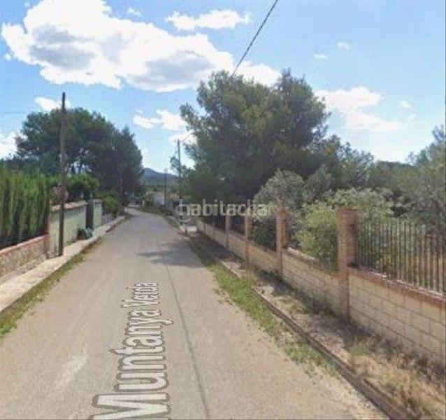 Foto f0b98e16-2a61-4be6-96a0-467648ad175d. Haus in muntanya verda in Olocau