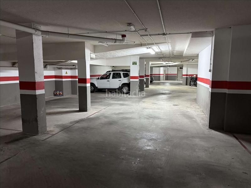 Foto bc6be90e-0940-435b-ac69-ae09c174b8be. Parking voiture dans parroco berenguer dans Real de Gandía