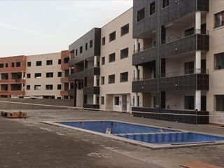 Edifici a Carrer de carlos gomis, carcaixent, spain 5. Venta de 73 pisos  25 casas  7 casas adosadas  137 garajes en av