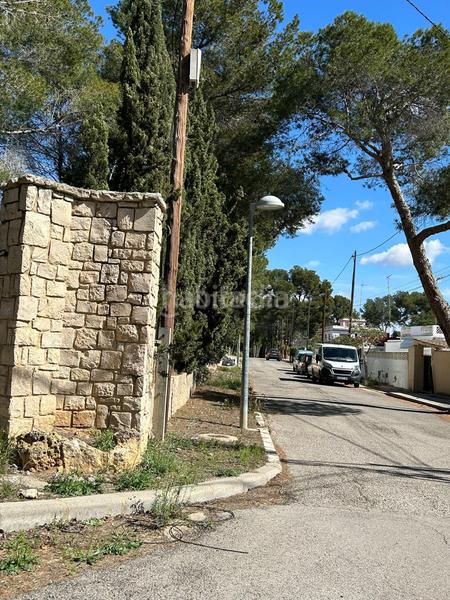 Foto 3af8af2c-1db0-4bf1-98c8-ac99e98a3f75. Terreny residencial a carrer 137 a La Cañada Paterna