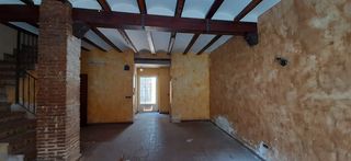 Casa a Calle de sant bernat 5. Venta de casa adosada en calle de sant bernat carcaixent valenci