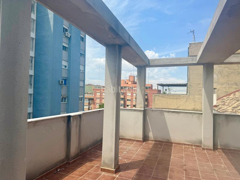 Foto ac5a445d-e9fc-480b-a8ef-e35a0ffb4e41. Gebäude in avinguda del port in La Creu del Grau Valencia