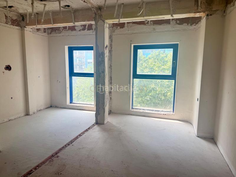 Foto d532ec61-19a5-40af-a07f-b1bce40af37d. Gebäude in avinguda del port in La Creu del Grau Valencia