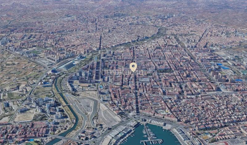 Foto f7d50bf6-1a2a-4cdd-a15c-db684b8f869f. Gebäude in avinguda del port in La Creu del Grau Valencia