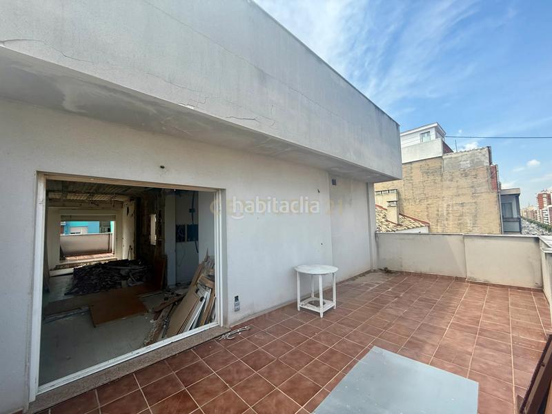 Foto ff47bf8a-21b6-4edf-8748-d8a97f4bf8d7. Gebäude in avinguda del port in La Creu del Grau Valencia