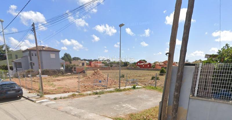 Foto b619db51-373d-4c46-acfc-fbe9c589e2dd. Residential plot in calle 145 in Moncada