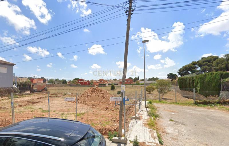 Foto eb0f768e-26f4-4505-ba02-10d5891f5b3c. Residential plot in calle 145 in Moncada