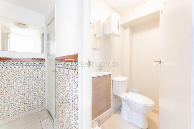 Foto cf1a2a22-0822-46ef-98da-85d051688a25. Locale commerciale in calle isaac peral in El Grau Valencia