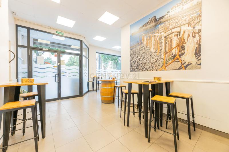 Foto 2e009b67-645c-4fb7-beca-4d52392e5c6a. Transfer business premise in avenida primado reig in Valencia