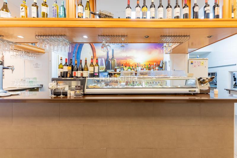 Foto 84ac22d1-c646-4eee-8f2d-a19419178a4d. Traspàs local comercial a avenida primado reig a Valencia