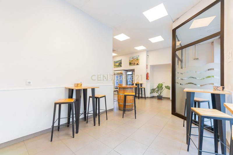 Foto af403187-a987-4349-93d8-99a3ec08cac3. Traspaso local comercial en avenida primado reig !!! magnifico restaurante en traspaso en benimaclet !!! en Valencia