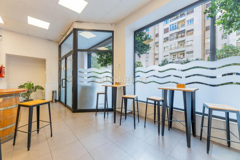 Foto b8347b60-26c4-4f42-acf4-211283c55b73. Traspaso local comercial en avenida primado reig !!! magnifico restaurante en traspaso en benimaclet !!! en Valencia