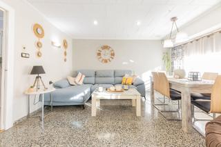 Appartement  Avinguda del país valencià, 15, alaquàs, spain 15. Tu hogar ideal en alaquàs 4 habitaciones y balcón con vistas