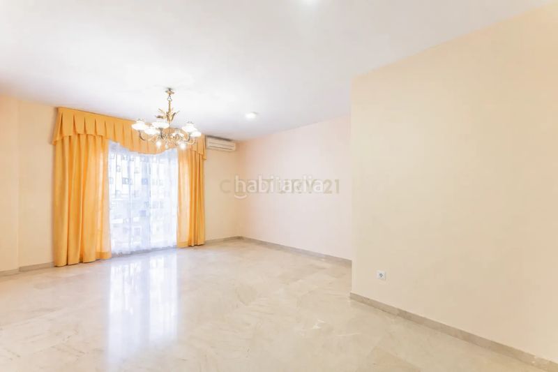 Piso en carrer pego excelente oportunidad de inversión en Valencia - Imagen 8