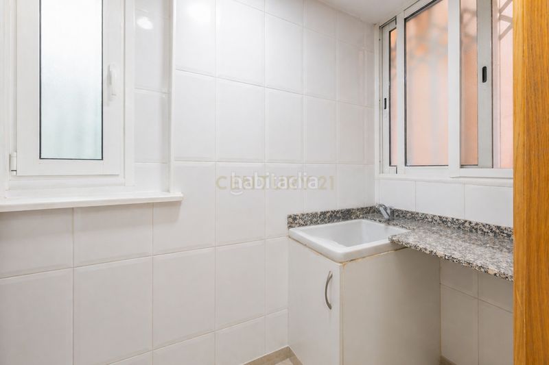 Piso en carrer pego excelente oportunidad de inversión en Valencia - Imagen 14