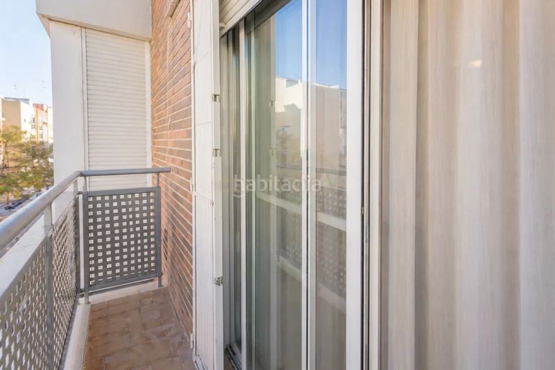 Piso en carrer pego excelente oportunidad de inversión en Valencia - Imagen 7