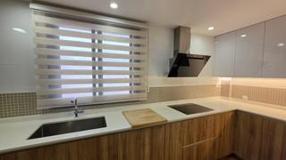 Rent House in Cl sant roc 11aldaia (valencia). Adosado contemporáneo de 260 m con diseño actual y amplios espac