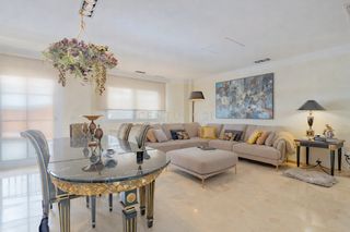 Haus in Avinguda blasco ibáñez, albal, spain. Espectacular villa renovada en albal  lujo a escasos minutos de