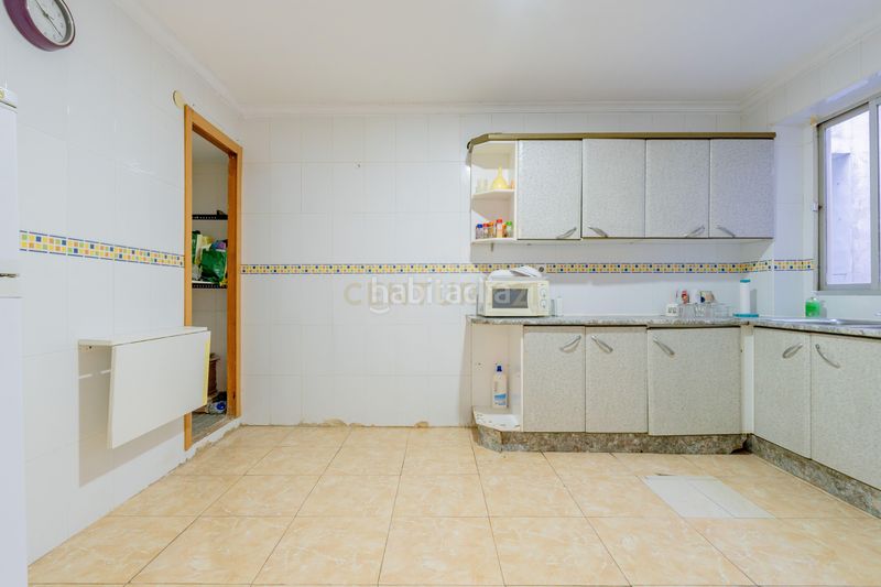 Foto 0b432f81-98f0-4608-84d3-17c2c0480242. Pis a carrer de dalt a Sollana