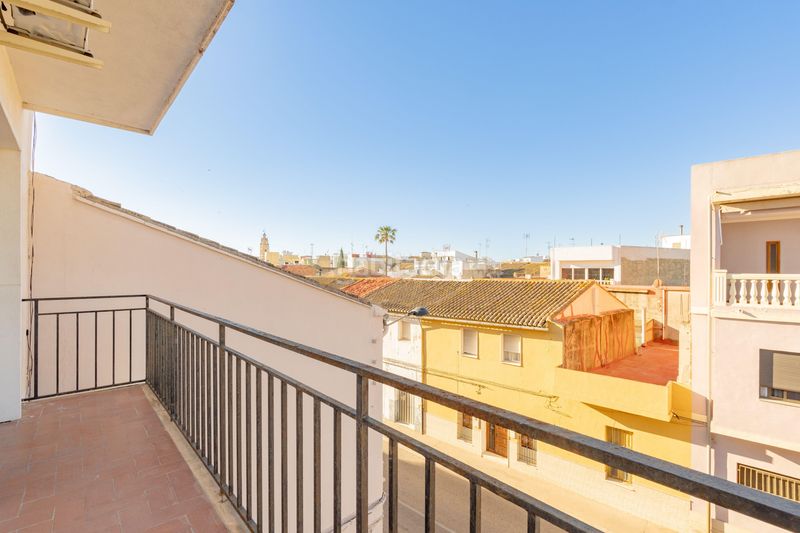 Foto 0f5e9341-7a6b-4928-b5f5-510d5144f80b. Pis a carrer de dalt a Sollana