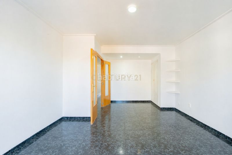 Foto 7d8ce926-a201-4d16-9d67-2837090dd4a9. Pis a carrer de dalt a Sollana