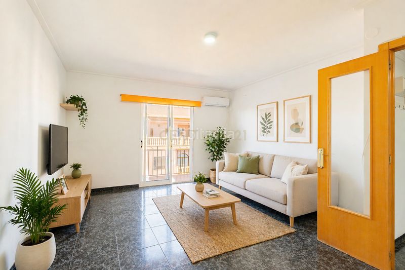 Foto a3652278-c1ae-4fb4-b203-9b5cdabc3392. Pis a carrer de dalt a Sollana