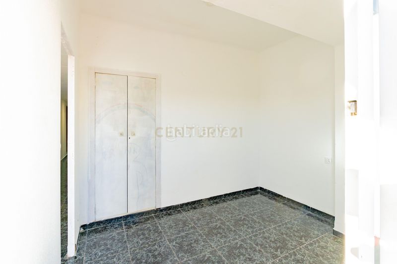 Foto b82848ce-438f-49d4-ab18-5deb1905dffb. Pis a carrer de dalt a Sollana