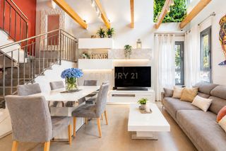 Duplex  Plaça de la fusta, benetússer, spain. Exclusivo dúplex de diseño con techo de doble altura  la mejor z