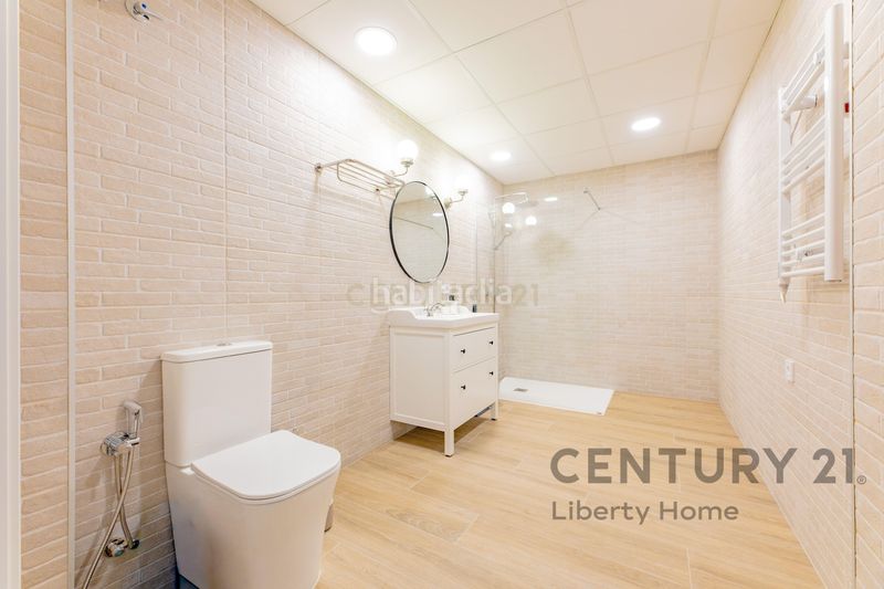 Foto 60a74444-f55f-415c-8d34-383141790b6d. Edificio in Safranar Valencia