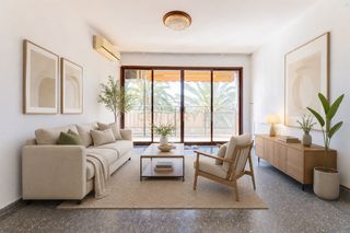 Etagenwohnung in Avinguda de menéndez pidal, valència, spain. Elegante vivienda exterior con gran terraza, vistas al río turia