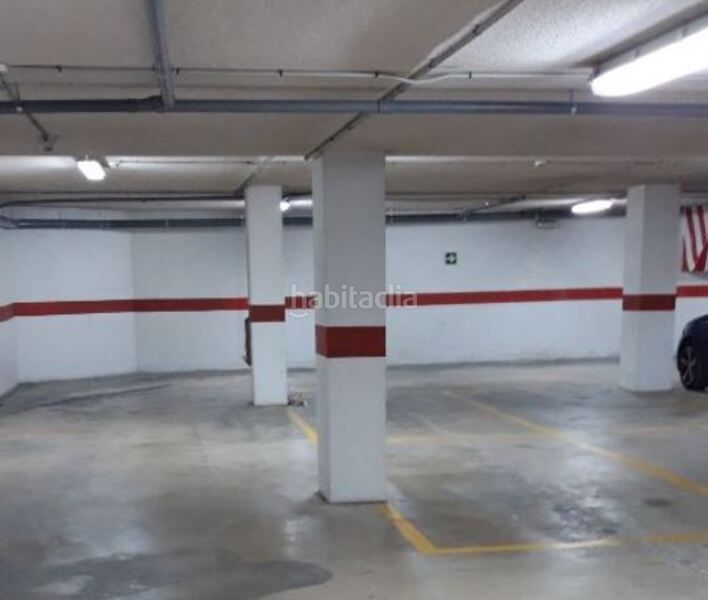 Foto 38c9718a-a7af-4d46-8fe9-2642e2154109. Autoparkplatz in reyes catolicos in Benifaió