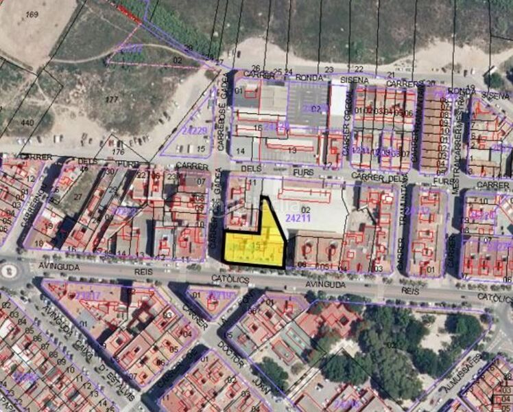 Foto bbee1927-0cdd-451a-b8da-c12a46275cc1. Autoparkplatz in reyes catolicos in Benifaió
